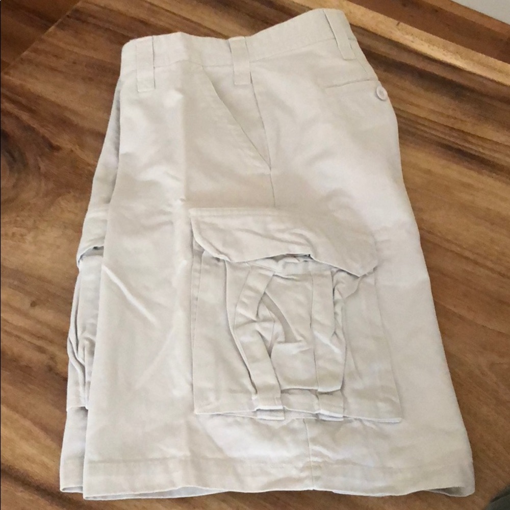 Men’s cargo shorts